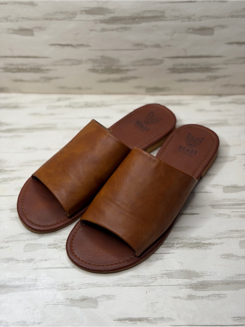 Beast Fashion Brown Faux Leather Flat Slide Sandals Women's Size 9